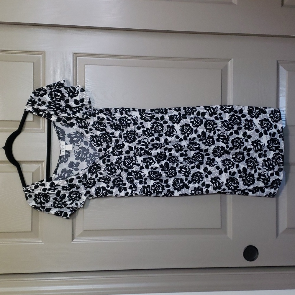 Ann Taylor LOFT floral A line stretchy dress size small